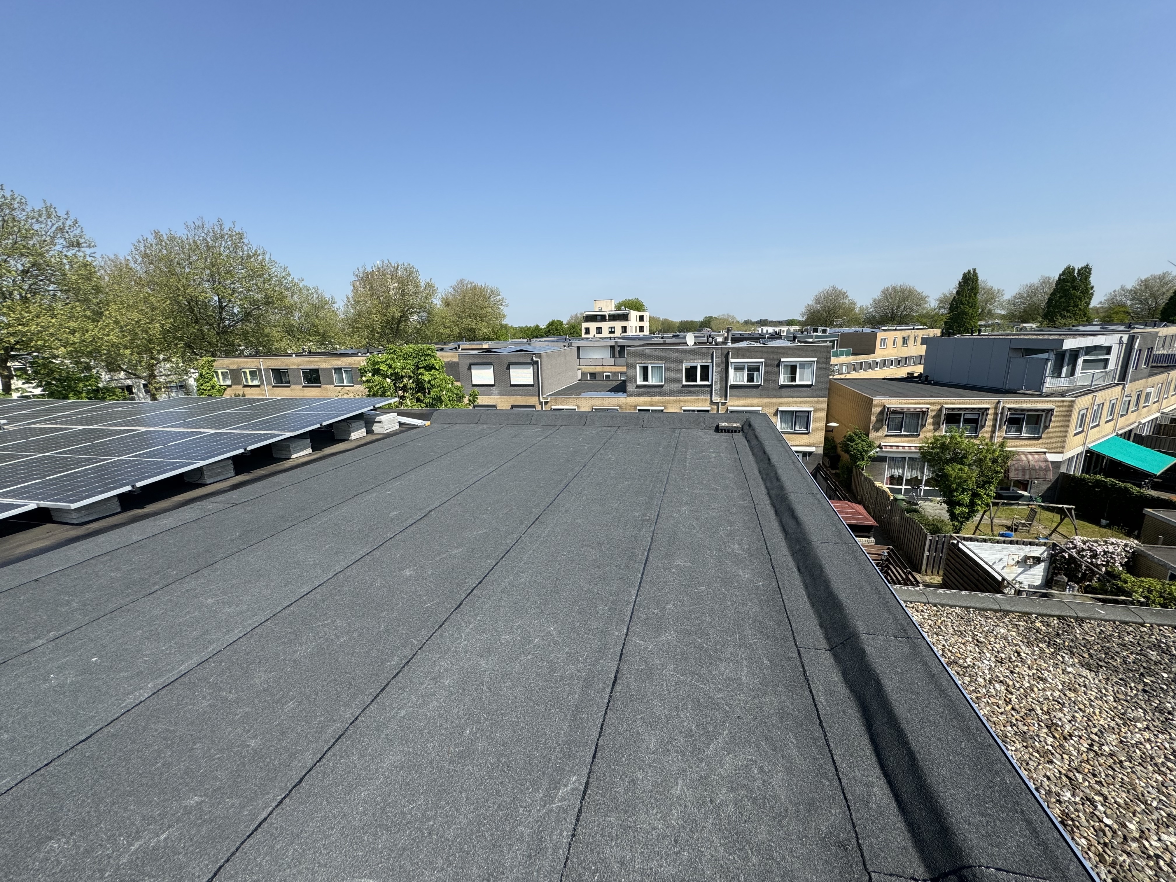 Installatie van nieuwe EPDM dakbedekking