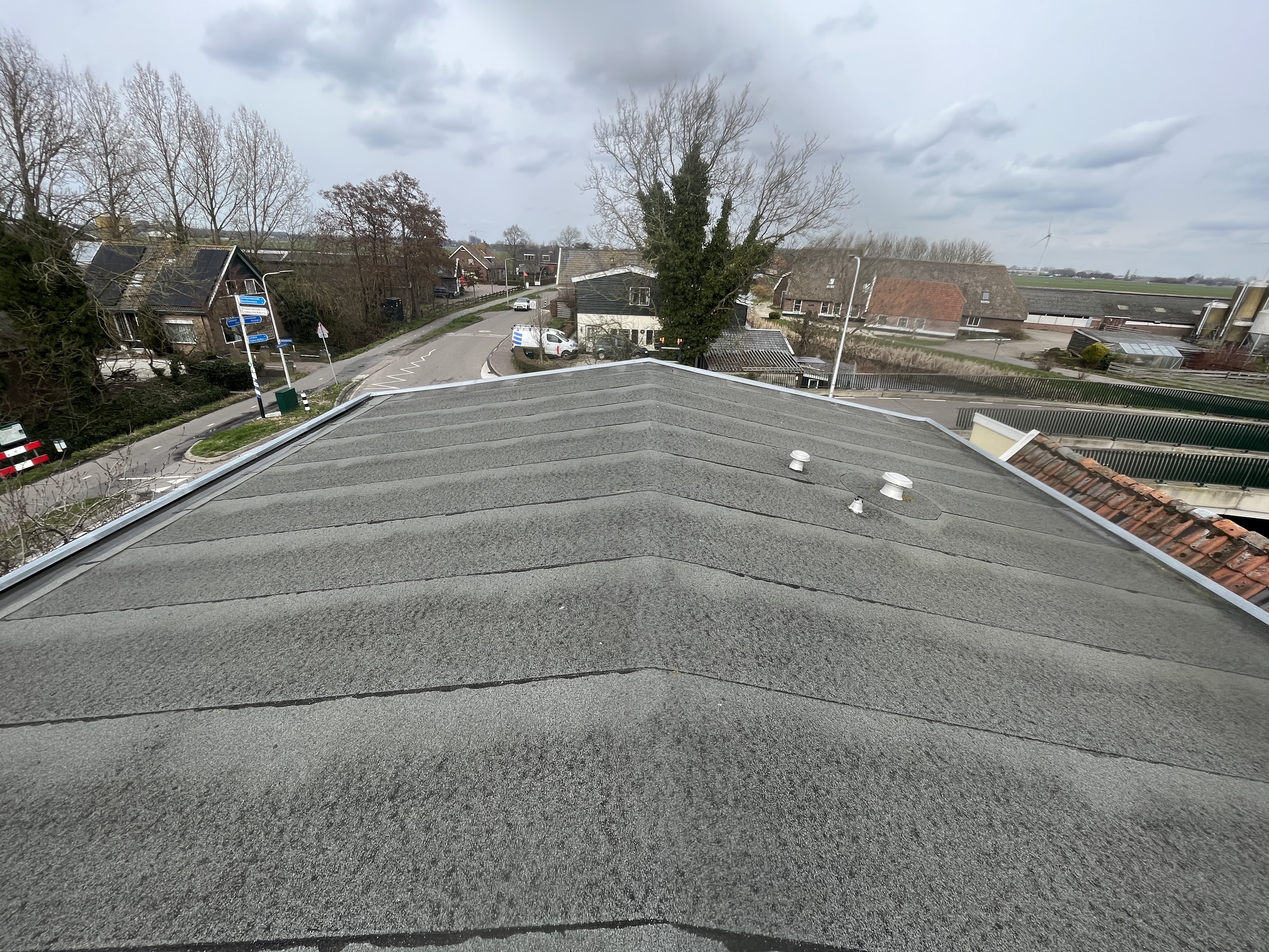 Situatie voor de dakrenovatie van museum De Bommelzolder